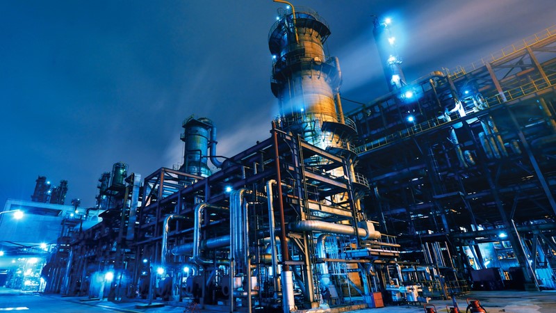 Simulation for predictive analytics in petrochemical refining 