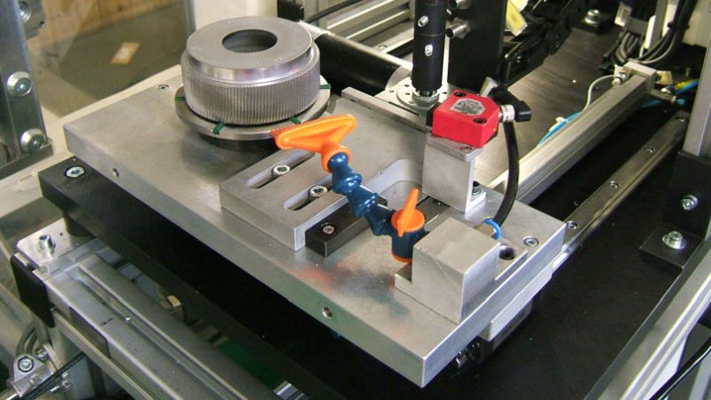 Component and assembly faults detected by Simcenter Anovis systems installed at test benches