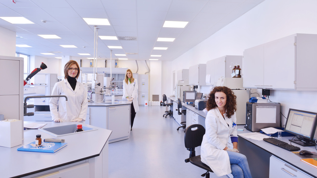 Laboratory management consultants picture