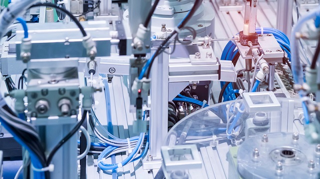 From variant management to integrated electrical planning in mechanical and plant engineering